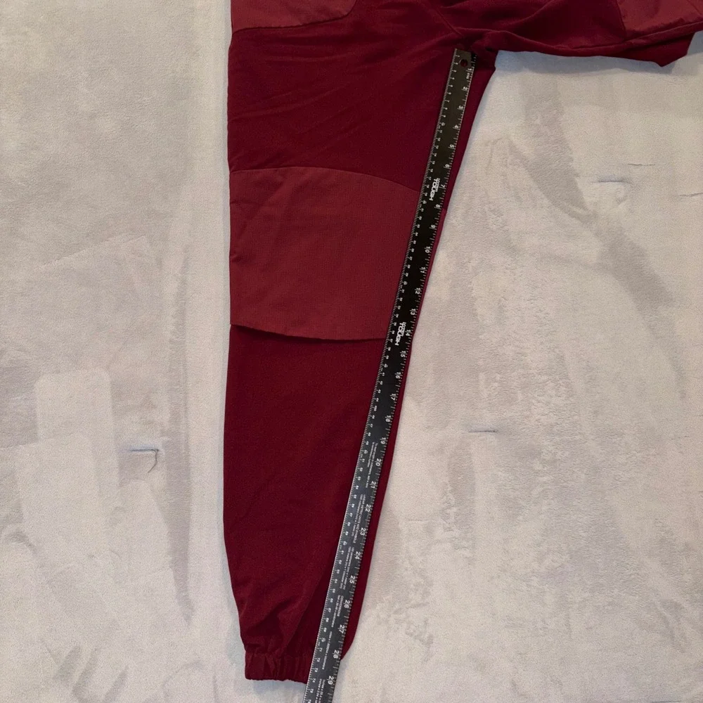Disney x FIGS Mickey Scrub Pants Joggers Burgundy Maroon M20SW2022 Mens Medium